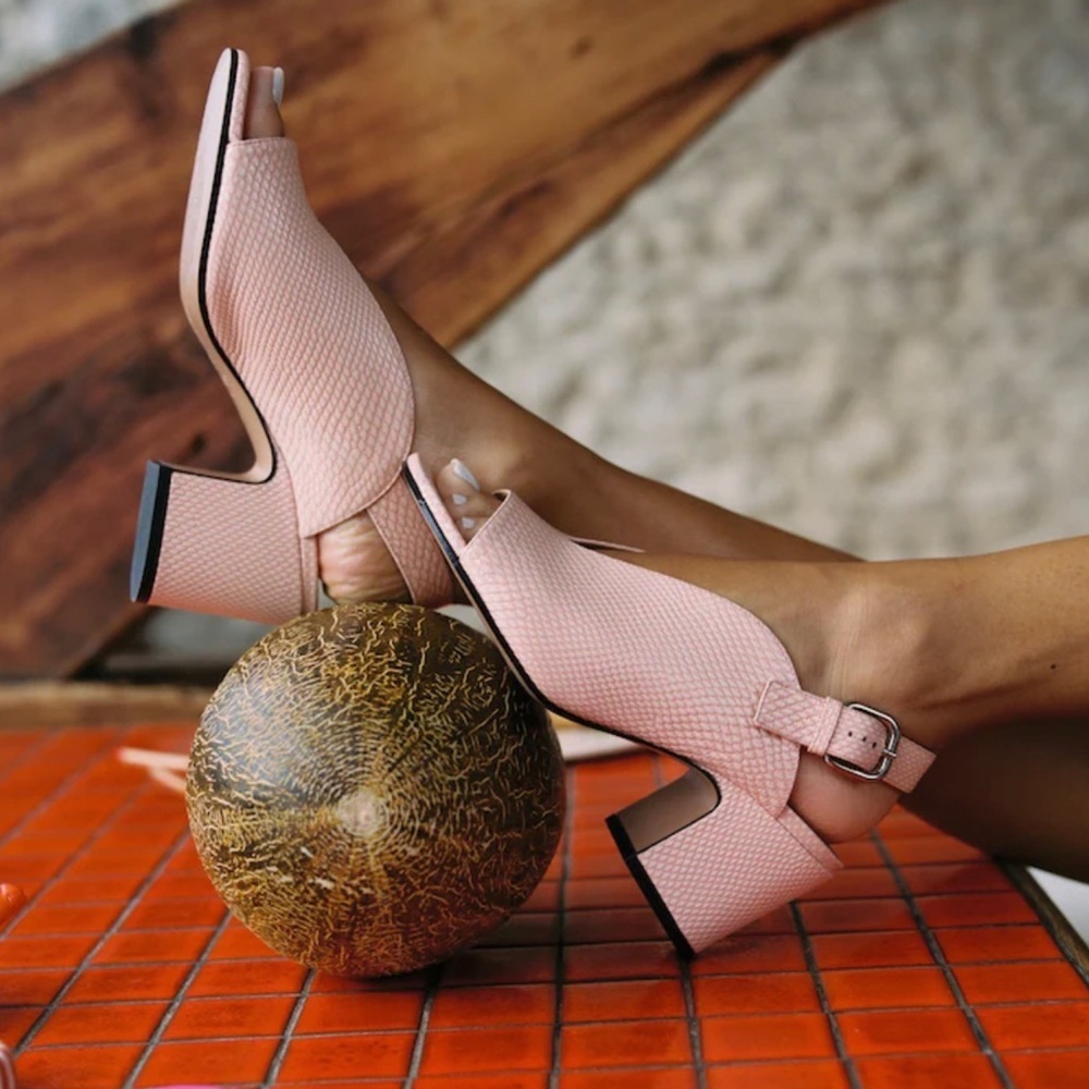 Chic Pink Women's Sandals with Buckle
